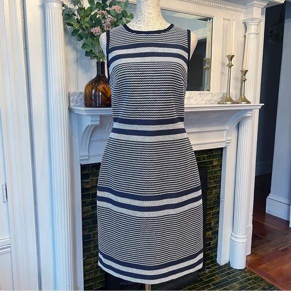 NWT J. CREW Navy & White Striped Tweed Sleeveless Sheath Dress Bow Detail Sz 8 - Picture 2 of 16
